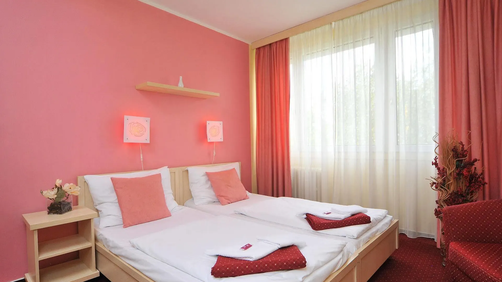 Hotel Uno Prague 4*,
