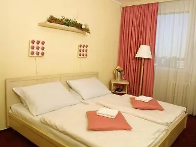 Hotel Uno Praga 4*,  República Checa